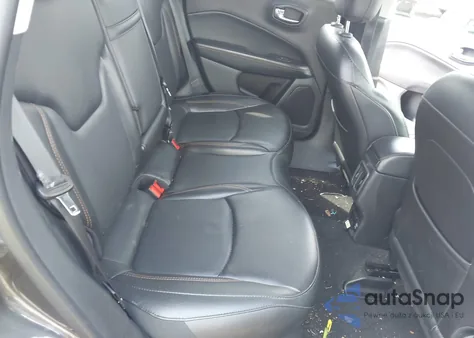 2019 Jeep Compass Limited 4X4 z USA, uszkodzony, nr VIN 3C4NJDCB5KT683794